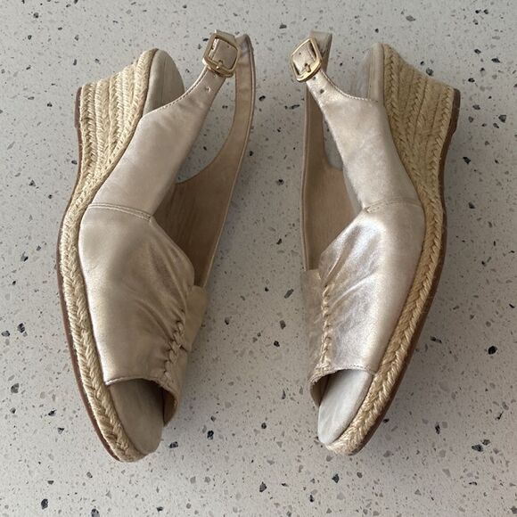 Easy Street Kindly Espadrille Slingback Wedge Gold Metallic Sandals Size 10 - Picture 4 of 14